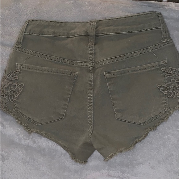 Olive Green High Waisted Denim Shorts size 0 / 25 - Picture 3 of 3